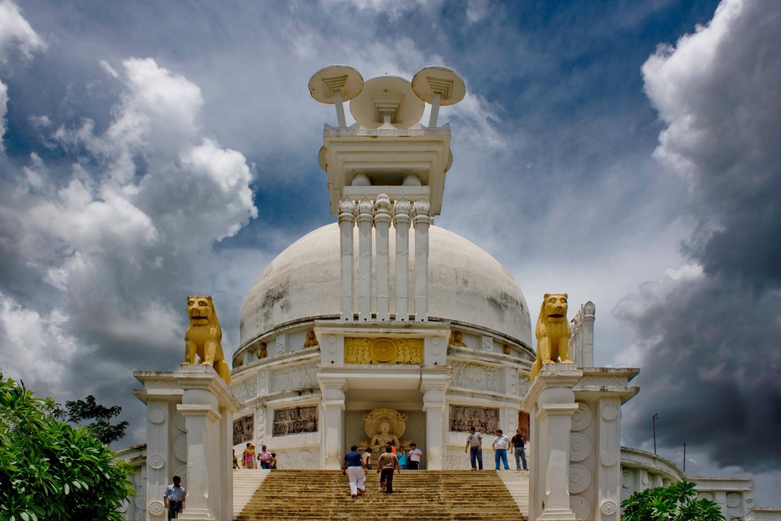 best places to visit near odisha